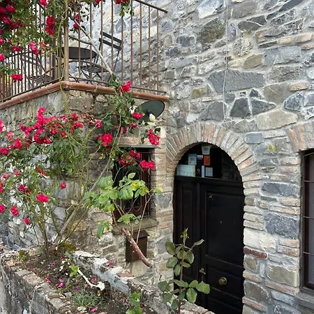 La Residenza Delle Rose Oda ve Kahvaltı Viggianello